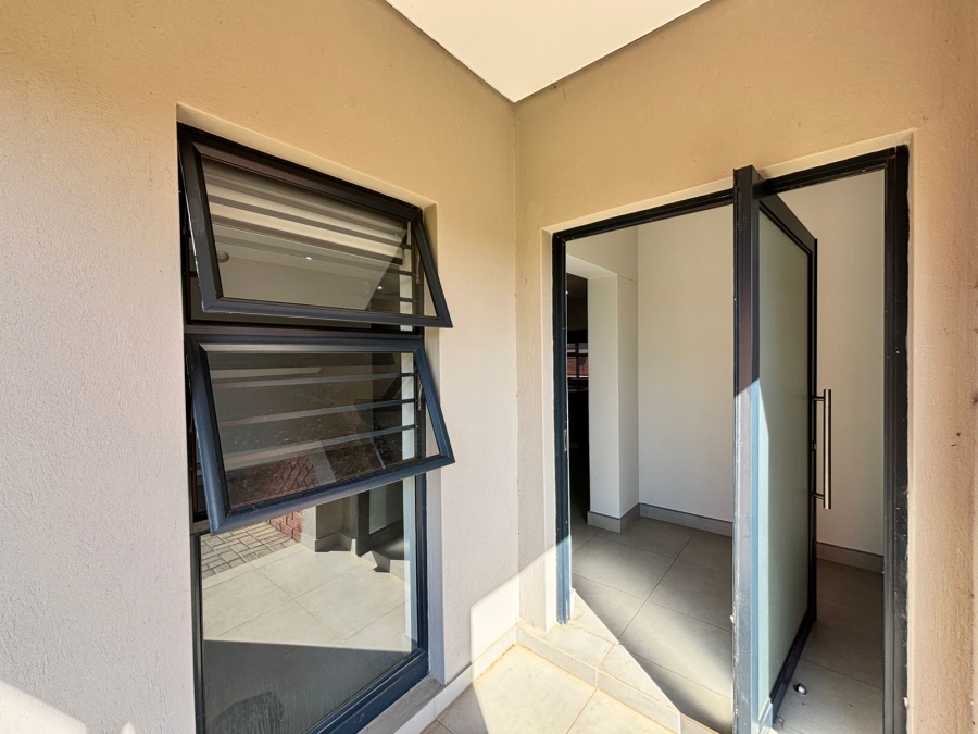 3 Bedroom Property for Sale in Van Der Hoff Park North West